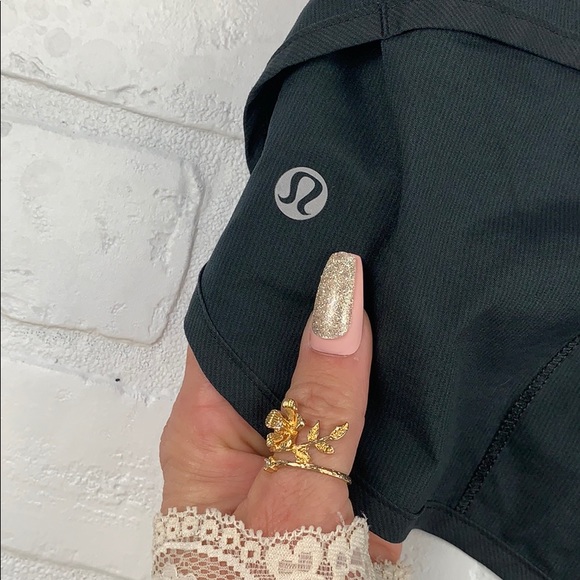 🍋Lululemon Speed Short! - Picture 5 of 8
